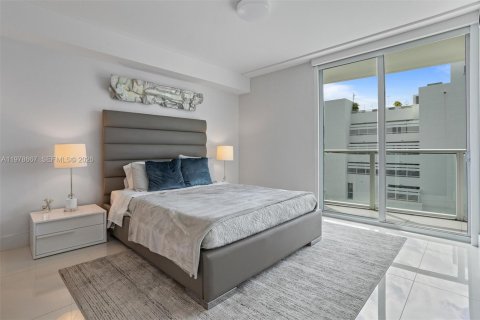 Condominio en venta en Bay Harbor Islands, Florida, 2 dormitorios, 104.79 m2 № 2046240 - foto 21