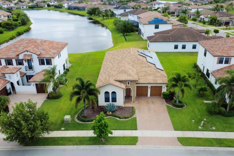 House in Ave Maria, Florida 4 bedrooms, 229.1 sq.m. № 2175889