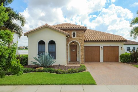 House in Ave Maria, Florida 4 bedrooms, 229.1 sq.m. № 2175889 - photo 2