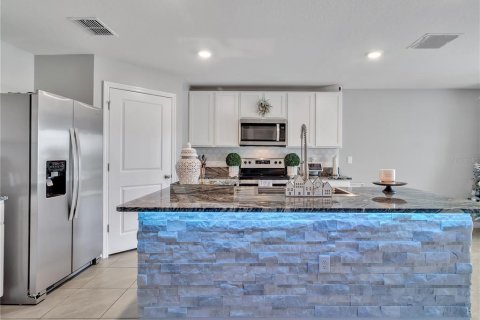 House in Wimauma, Florida 5 bedrooms, 248.42 sq.m. № 1834886 - photo 9