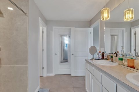 House in Wimauma, Florida 5 bedrooms, 248.42 sq.m. № 1834886 - photo 24