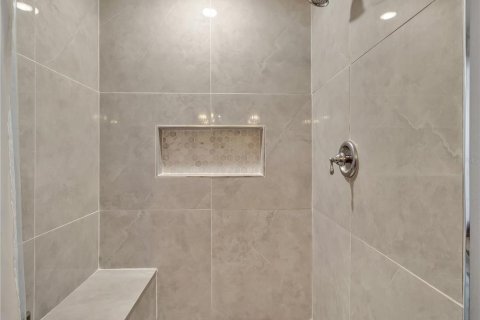 House in Wimauma, Florida 5 bedrooms, 248.42 sq.m. № 1834886 - photo 22