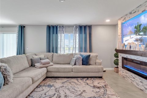 House in Wimauma, Florida 5 bedrooms, 248.42 sq.m. № 1834886 - photo 15