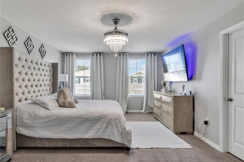 House in Wimauma, Florida 5 bedrooms, 248.42 sq.m. № 1834886 - photo 18