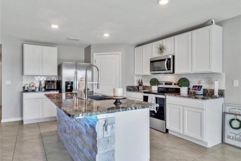 House in Wimauma, Florida 5 bedrooms, 248.42 sq.m. № 1834886 - photo 7