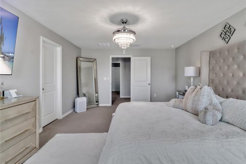 House in Wimauma, Florida 5 bedrooms, 248.42 sq.m. № 1834886 - photo 21