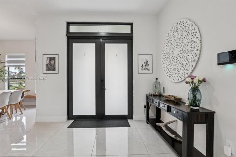 Casa en venta en Miami, Florida, 4 dormitorios, 241.82 m2 № 2002652 - foto 6