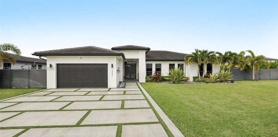 Casa en Miami, Florida 4 dormitorios, 241.82 m2 № 2002652