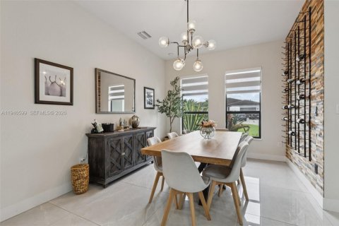 Casa en venta en Miami, Florida, 4 dormitorios, 241.82 m2 № 2002652 - foto 13