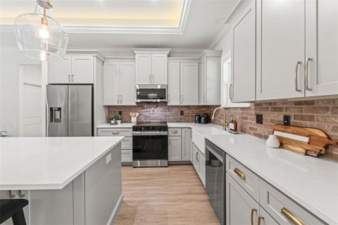 Купить виллу или дом в Ситрэс-Спрингс, Флорида 7 комнат, 166.2м2, № 1847933 - фото 13