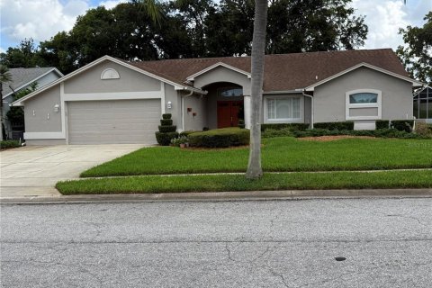 House in Hudson, Florida 3 bedrooms, 185.43 sq.m. № 2322702