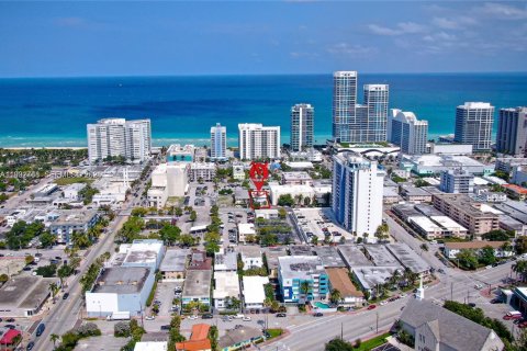 Commercial property in Miami Beach, Florida № 2067609 - photo 10
