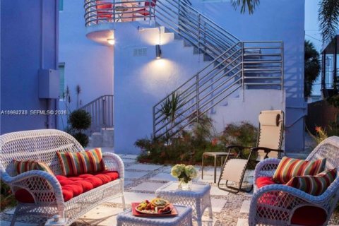 Commercial property in Miami Beach, Florida № 2067609 - photo 8