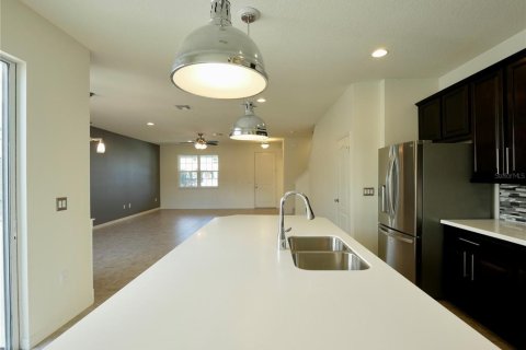 Townhouse in Windermere, Florida 3 bedrooms, 177.63 sq.m. № 2393404 - photo 9