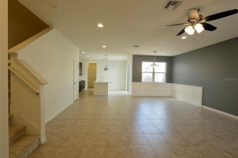Townhouse in Windermere, Florida 3 bedrooms, 177.63 sq.m. № 2393404 - photo 5