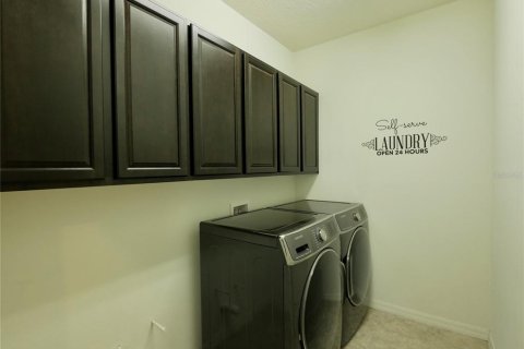 Townhouse in Windermere, Florida 3 bedrooms, 177.63 sq.m. № 2393404 - photo 13
