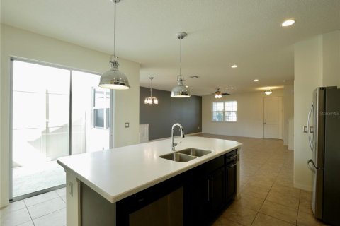 Townhouse in Windermere, Florida 3 bedrooms, 177.63 sq.m. № 2393404 - photo 10