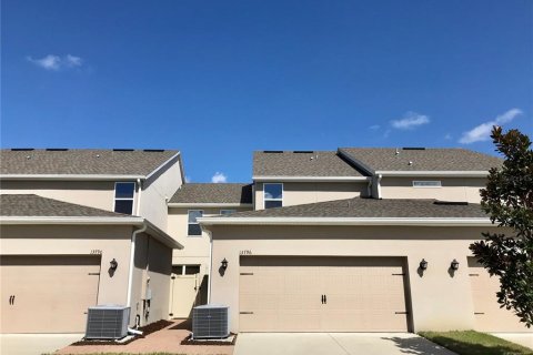 Townhouse in Windermere, Florida 3 bedrooms, 177.63 sq.m. № 2393404 - photo 21