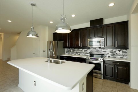 Townhouse in Windermere, Florida 3 bedrooms, 177.63 sq.m. № 2393404 - photo 12
