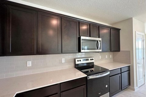 Casa en venta en Kissimmee, Florida, 5 dormitorios, 242.94 m2 № 1873364 - foto 7
