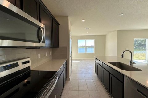 Casa en venta en Kissimmee, Florida, 5 dormitorios, 242.94 m2 № 1873364 - foto 8