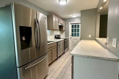 Casa en alquiler en Casselberry, Florida, 3 dormitorios, 92.9 m2 № 2107559 - foto 6
