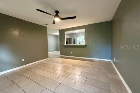 Casa en alquiler en Casselberry, Florida, 3 dormitorios, 92.9 m2 № 2107559 - foto 2