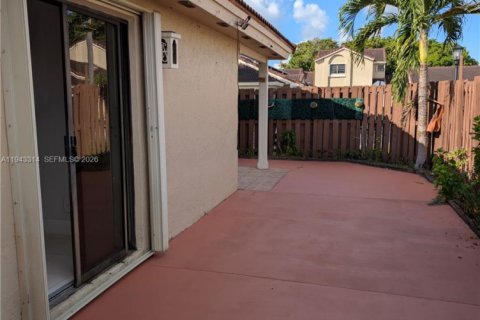 Touwnhouse à vendre à Hialeah, Floride: 2 chambres, 92.07 m2 № 1999567 - photo 29