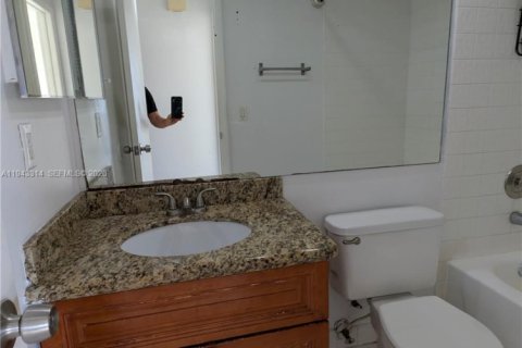 Touwnhouse à vendre à Hialeah, Floride: 2 chambres, 92.07 m2 № 1999567 - photo 16
