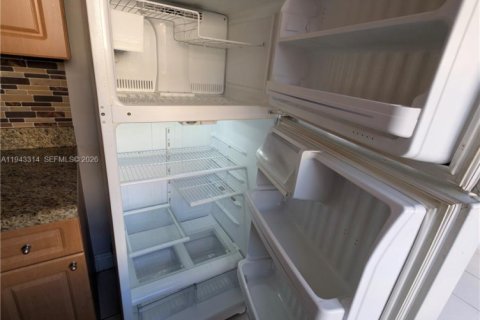 Touwnhouse à vendre à Hialeah, Floride: 2 chambres, 92.07 m2 № 1999567 - photo 28