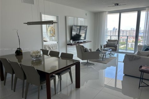 Condominio en venta en Sunny Isles Beach, Florida, 2 dormitorios, 143.16 m2 № 2030550 - foto 4
