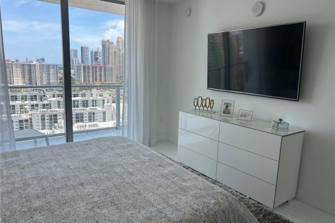 Condominio en venta en Sunny Isles Beach, Florida, 2 dormitorios, 143.16 m2 № 2030550 - foto 13