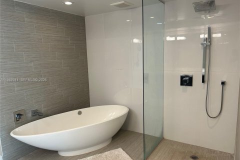 Condominio en venta en Sunny Isles Beach, Florida, 2 dormitorios, 143.16 m2 № 2030550 - foto 16