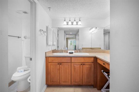 Condo in Indian Shores, Florida, 2 bedrooms № 2202498 - photo 25