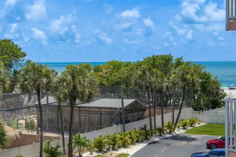 Condo in Indian Shores, Florida, 2 bedrooms № 2202498 - photo 24