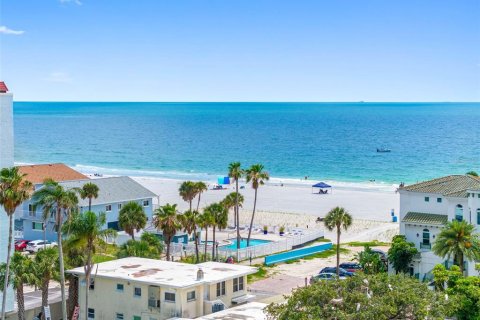 Condo in Indian Shores, Florida, 2 bedrooms № 2202498 - photo 2