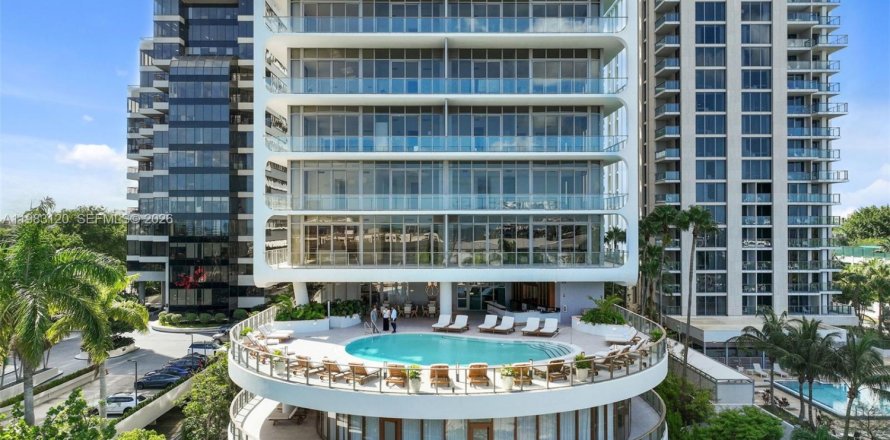 Кондоминиум с 2 спальнями в Майами, Флорида № 2048427