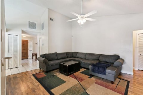 Casa en venta en Orlando, Florida, 4 dormitorios, 202.16 m2 № 2320946 - foto 8