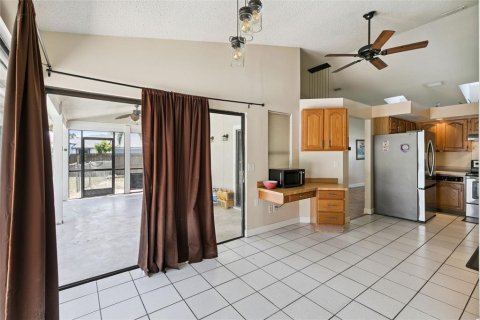 Casa en venta en Orlando, Florida, 4 dormitorios, 202.16 m2 № 2320946 - foto 14