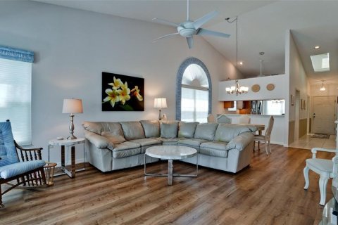 House in Bradenton, Florida 2 bedrooms, 143.72 sq.m. № 2216241 - photo 8