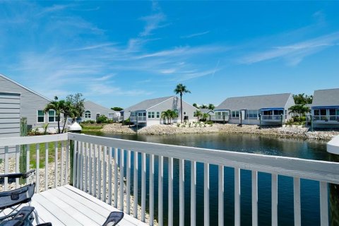 House in Bradenton, Florida 2 bedrooms, 143.72 sq.m. № 2216241 - photo 19