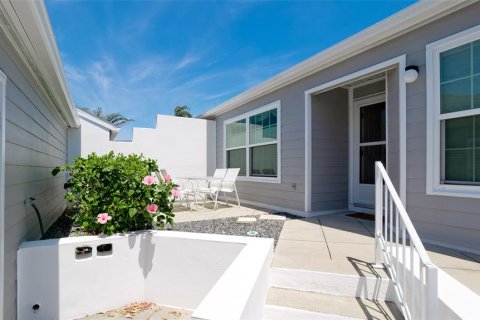 House in Bradenton, Florida 2 bedrooms, 143.72 sq.m. № 2216241 - photo 7