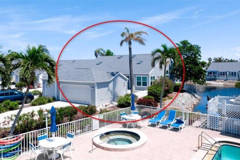 House in Bradenton, Florida 2 bedrooms, 143.72 sq.m. № 2216241 - photo 3