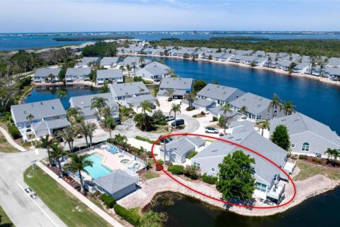 House in Bradenton, Florida 2 bedrooms, 143.72 sq.m. № 2216241 - photo 2