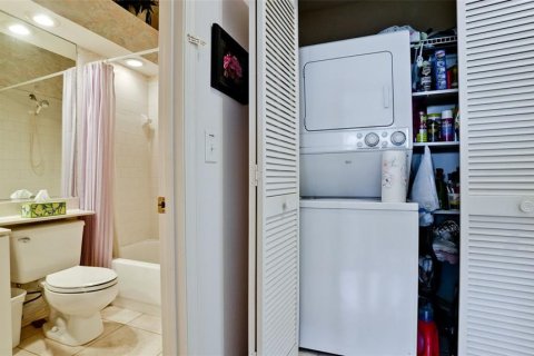 House in Bradenton, Florida 2 bedrooms, 143.72 sq.m. № 2216241 - photo 27