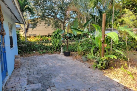 Снять в аренду квартиру в Уилтон-Мэнорс, Флорида 1 спальня, 396.23м2, № 2057834 - фото 16