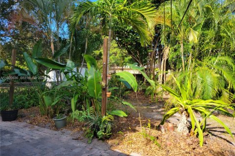 Снять в аренду квартиру в Уилтон-Мэнорс, Флорида 1 спальня, 396.23м2, № 2057834 - фото 17