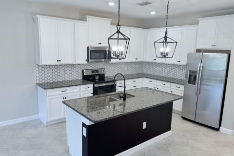 Townhouse in Lutz, Florida 3 bedrooms, 168.71 sq.m. № 1750311 - photo 3