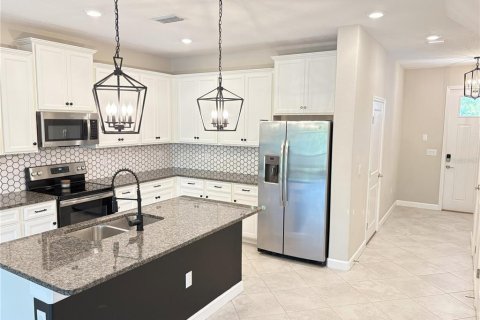 Townhouse in Lutz, Florida 3 bedrooms, 168.71 sq.m. № 1750311 - photo 2