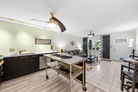 Купить кондоминиум в Сент-Питерсберг, Флорида 4 комнаты, 72.46м2, № 2092959 - фото 8